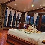 Avalon Ubud Castle&SPA