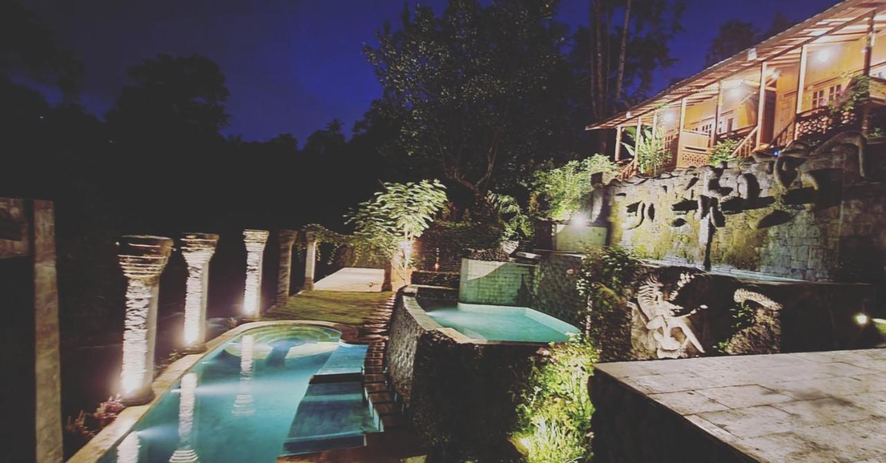 Avalon Castle & * Ubud