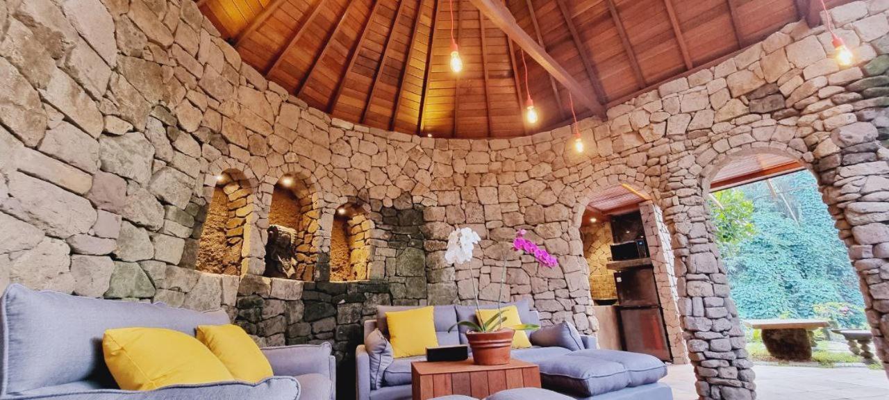 Avalon Castle & Ubud